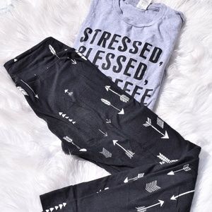 LuLaRoe One Size Black & White arrow leggings